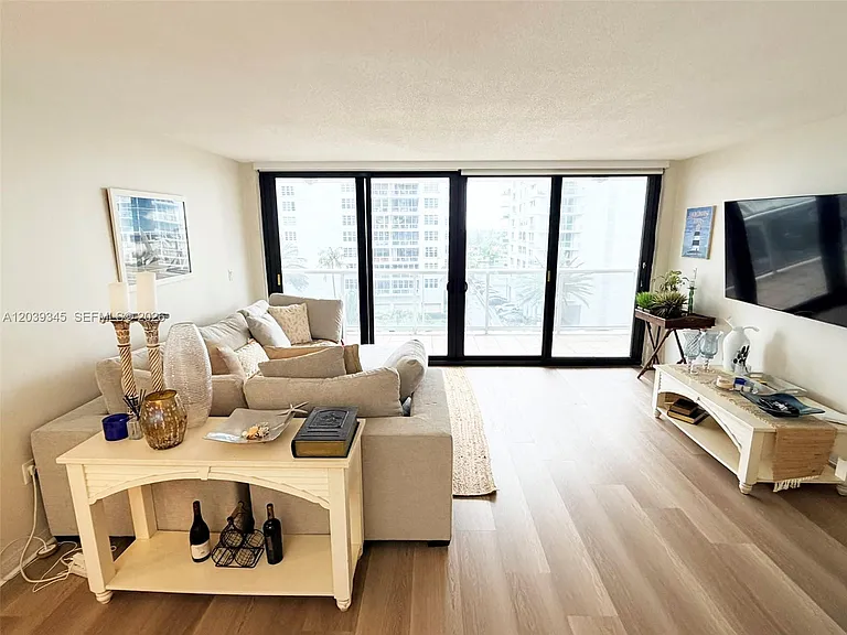 5757 Collins Ave #702 — Photo 36