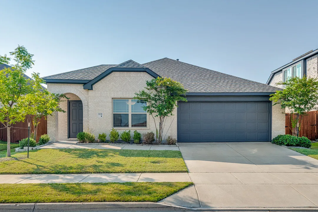 3 bed, 1858 sqft, $2,850 — Photo 1