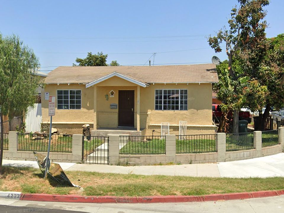 2nd image of 4223 Agnes Ave