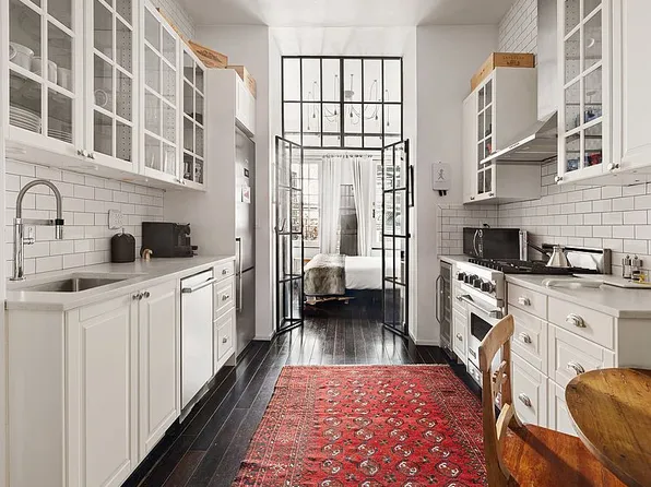 54 E 1st St APT 1C, New York, NY 10003