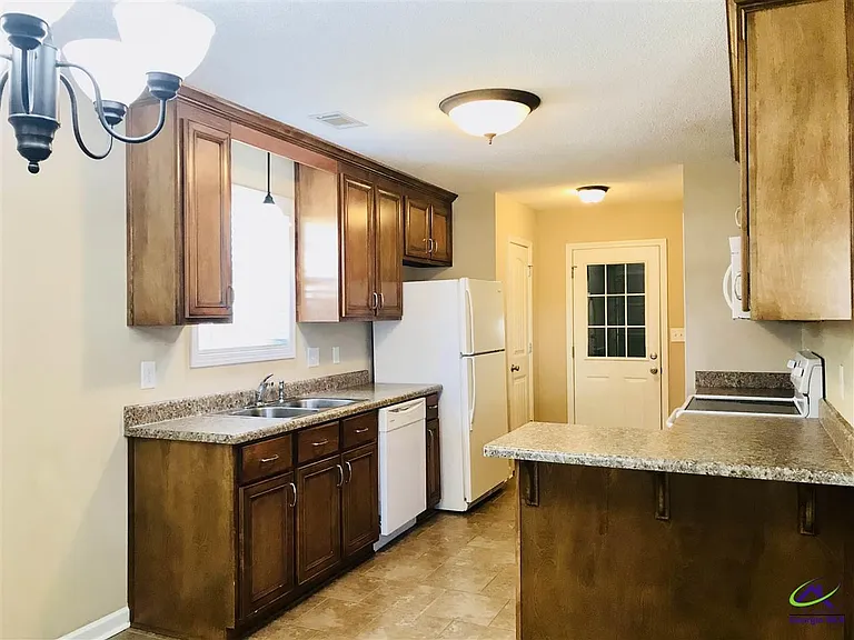 211 Station Way — Photo 15