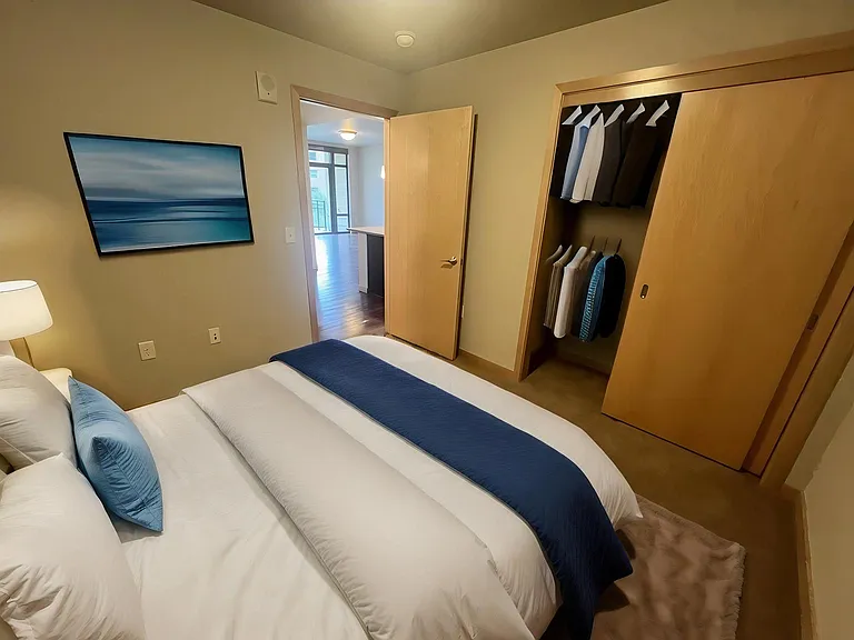 Venture Luxury High Rise — Photo 153