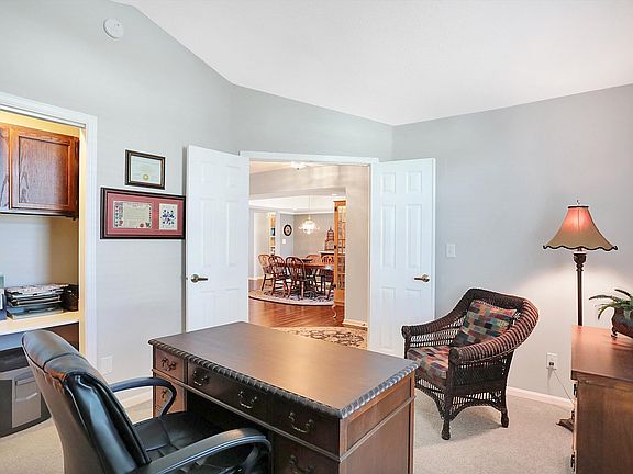 5th image of 7711 Blue Willow Dr