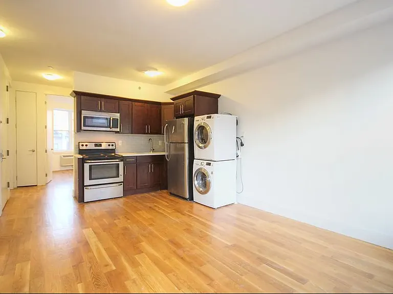 33 Meserole St #3 — Photo 10