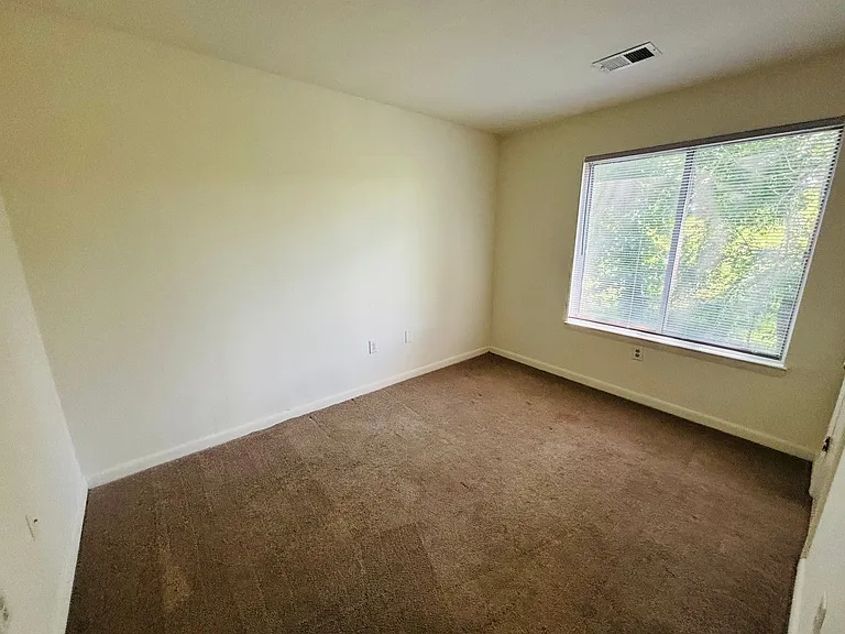1210B University Ter — Photo 13