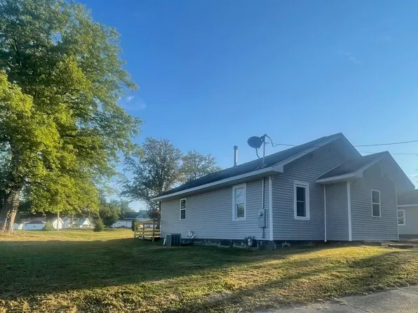 750 W Oak St, Bicknell, IN 47512