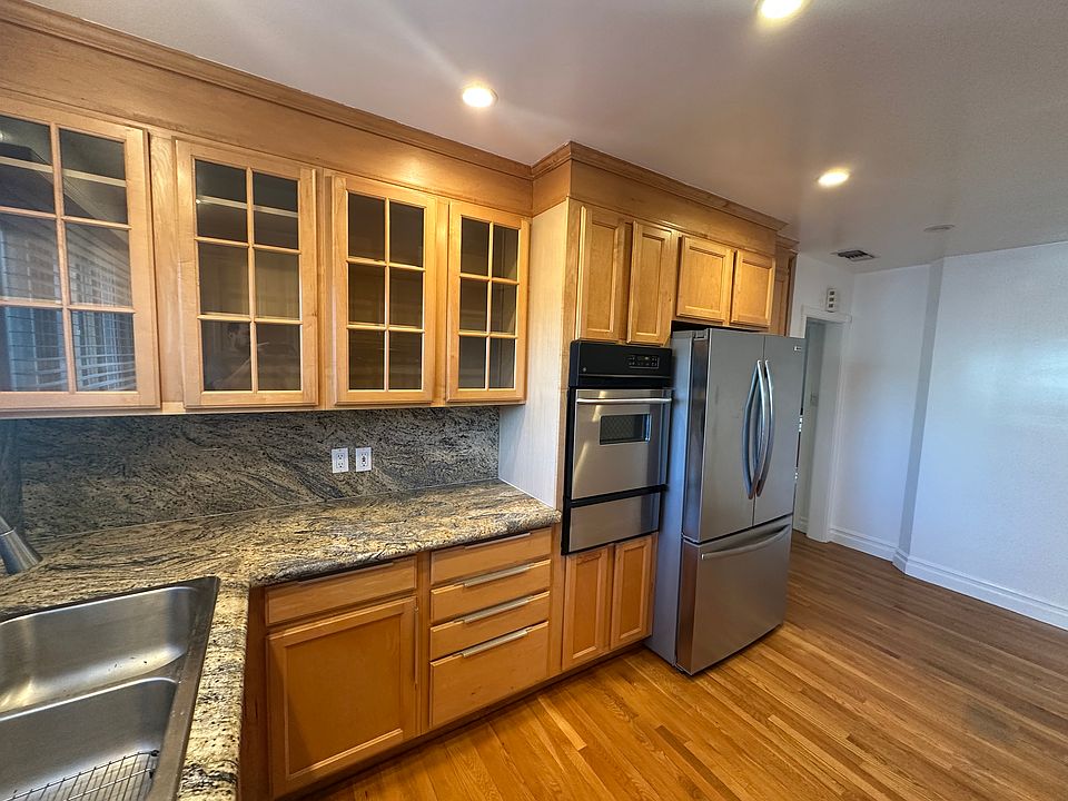 Kitchen: Refrigerator and Oven