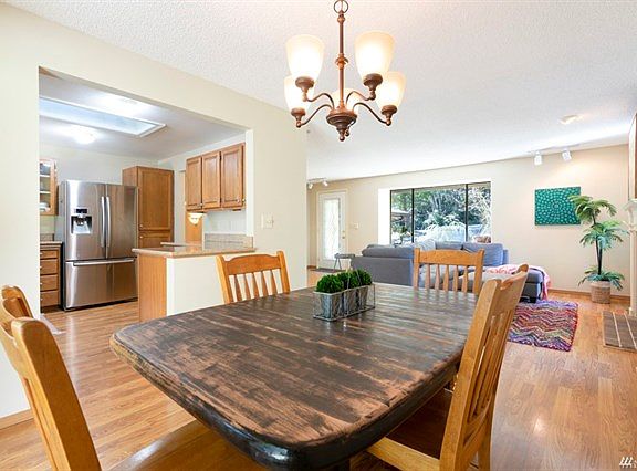 5th image of 12915 47th Ave NW
