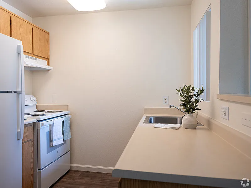 Second Street Apartments — Photo 4
