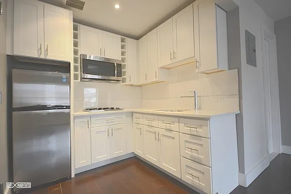 Rented by Citi Habitats | media 22