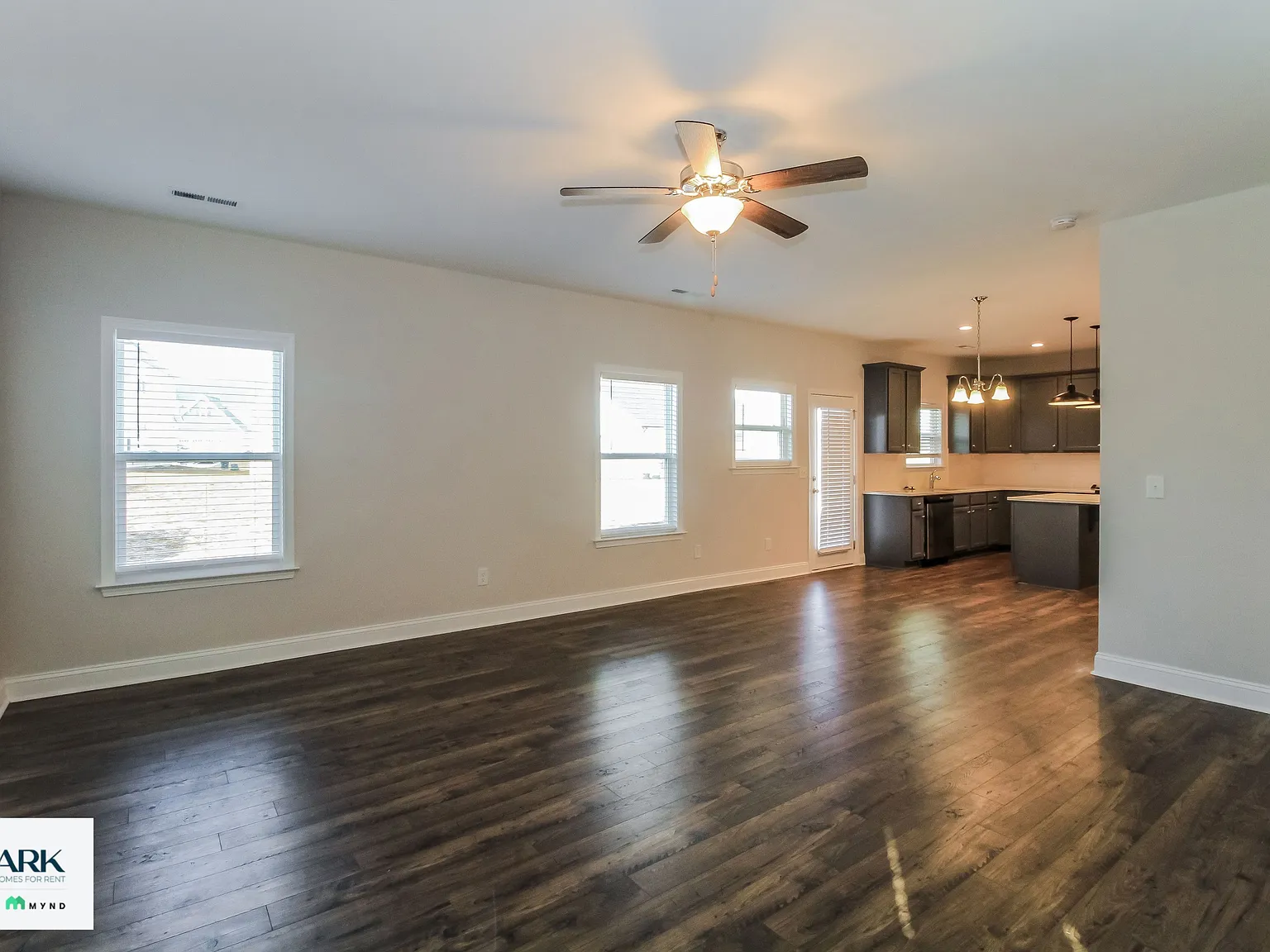 3 bed, 2.5 bath, 1726 sqft, $2,149 — Photo 3