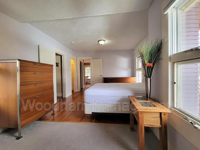 407 N Broadway Ave — Photo 14