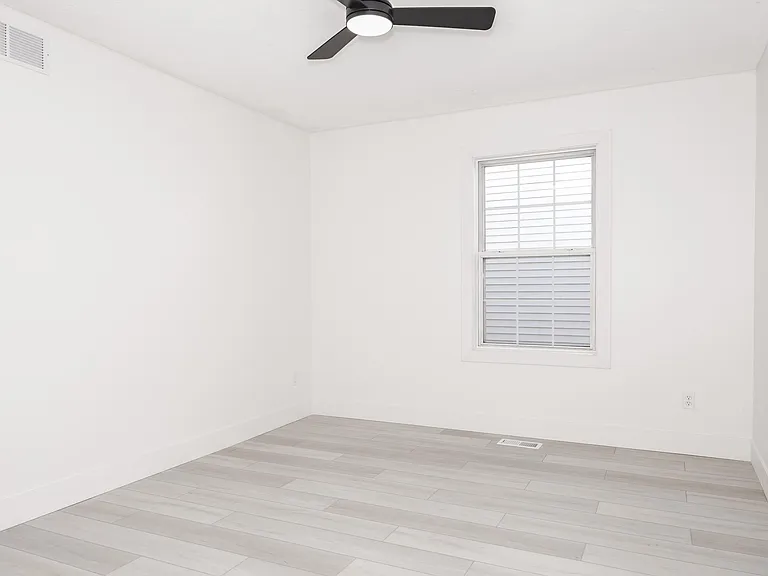 2805 Gill St — Photo 21
