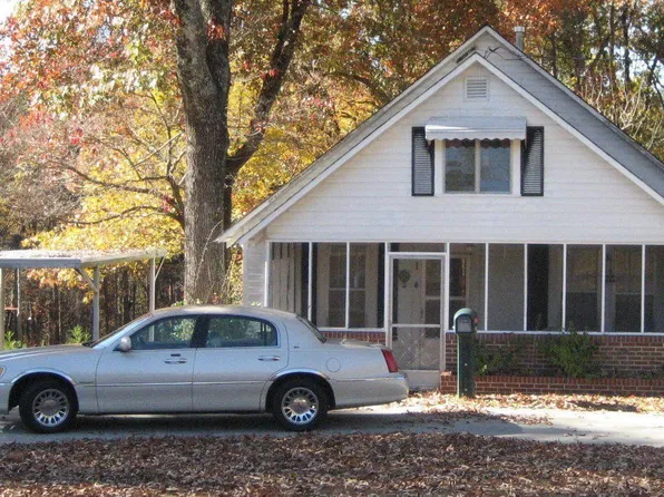 1964 W Currahee St, Toccoa, GA 30577