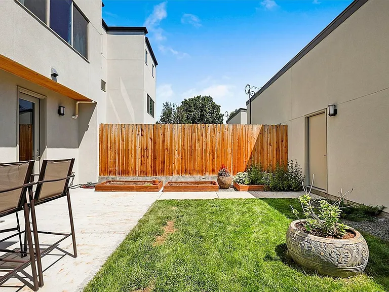 2764 S Bannock St — Photo 28