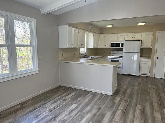 4th image of 253 Tower Heights Ct