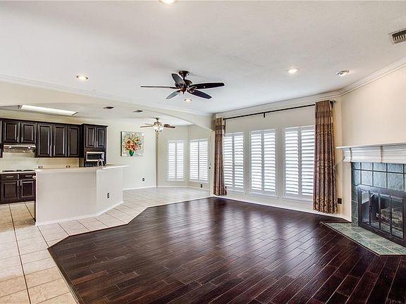 2nd image of 3303 Naples Cir