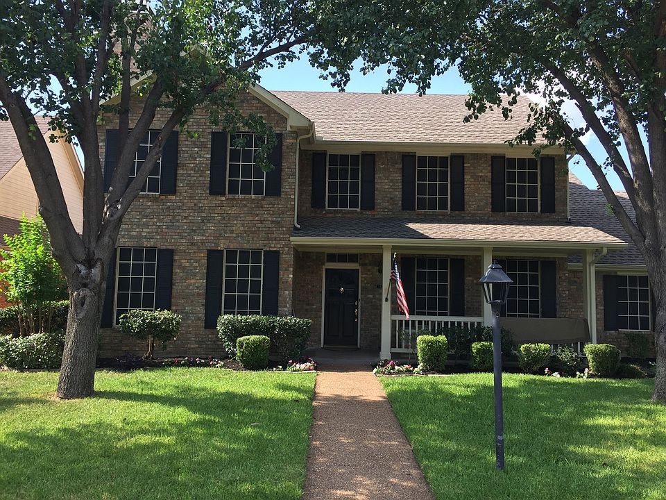 1st image of 341 Clear Haven Dr
