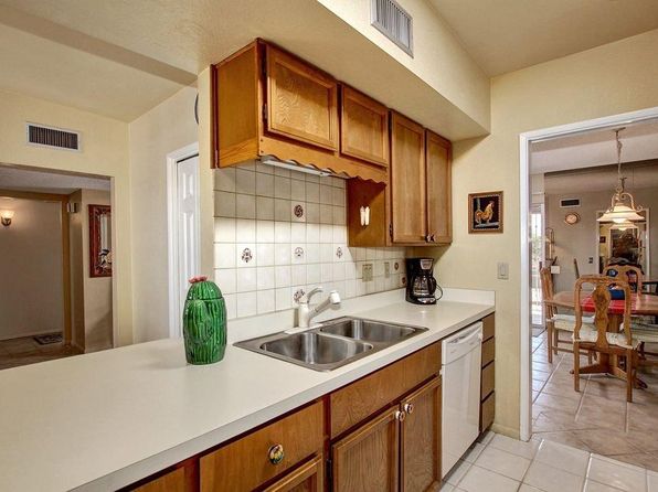 1085 W Camino Sagasta