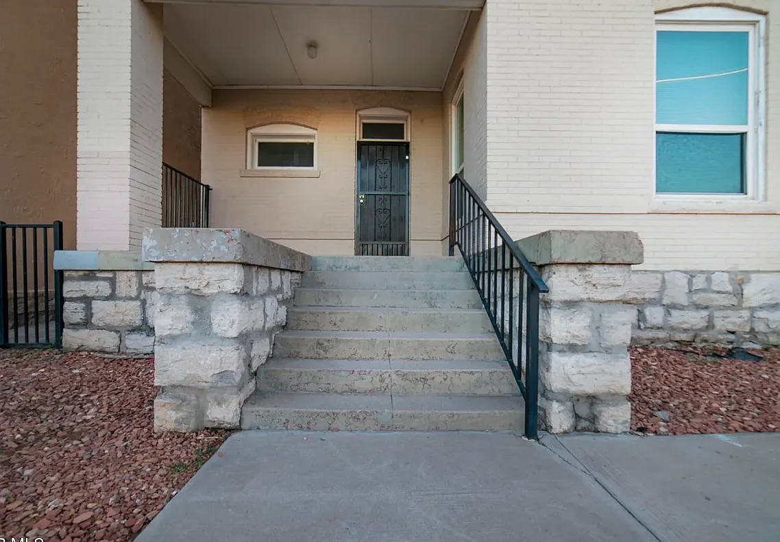 Building Photo - 1119 N El Paso St #1