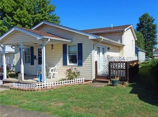 1015 10th St, Nitro, WV