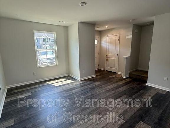 5th image of 103 Fernside Ct