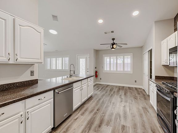 3rd image of 4407 Golden Palomino Ln