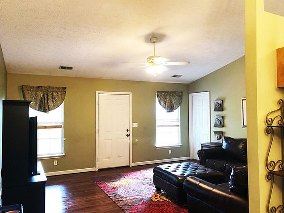 5th image of 75 Berley Wood Ct