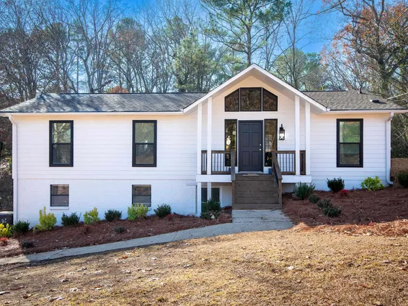203 Dawns Way, Trussville, AL 35173
