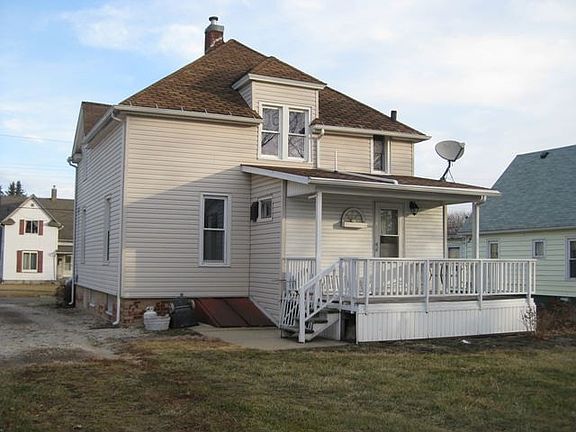 5th image of 743 Rockwell St