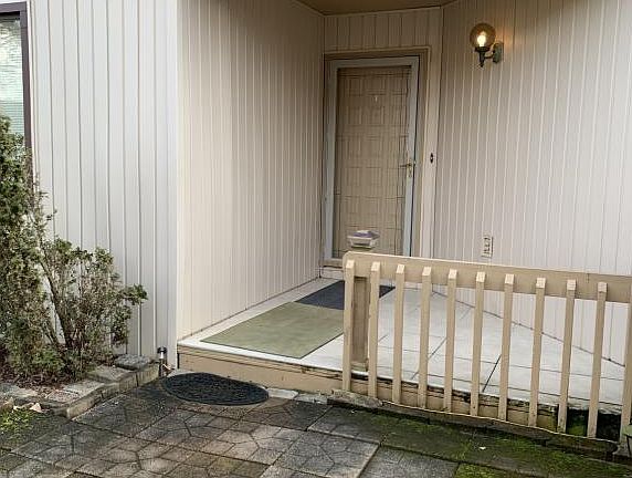 3rd image of 110 Pebble Dr #110