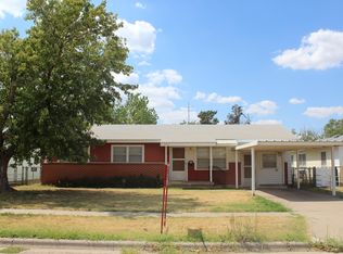 2415 Galveston St, Plainview, TX 79072