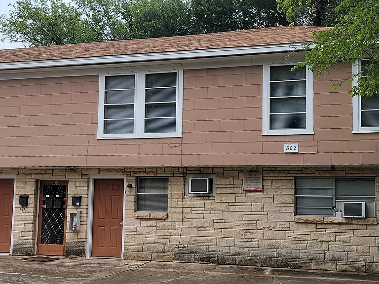 Back Building (302 E. 33rd St.)