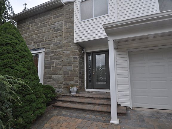 4th image of 13 Racine Ln