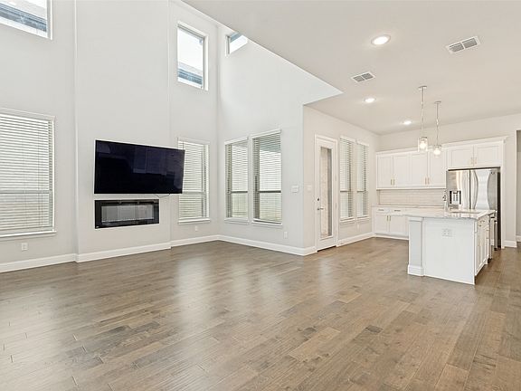 4th image of 13050 Scissortail Dr