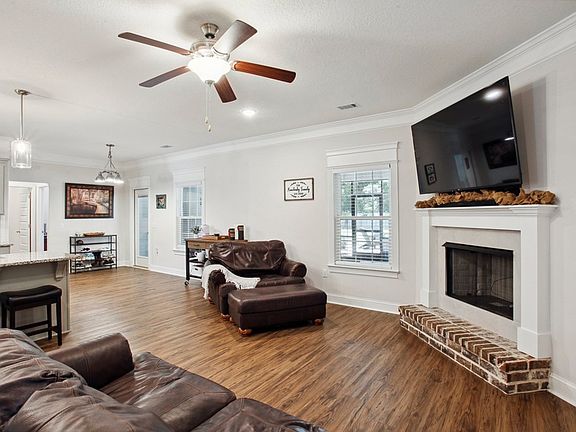 5th image of 216 Palmer Place Ln NE