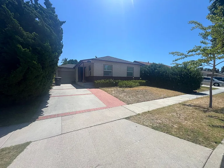 5016 Lorelei Ave — Photo 2