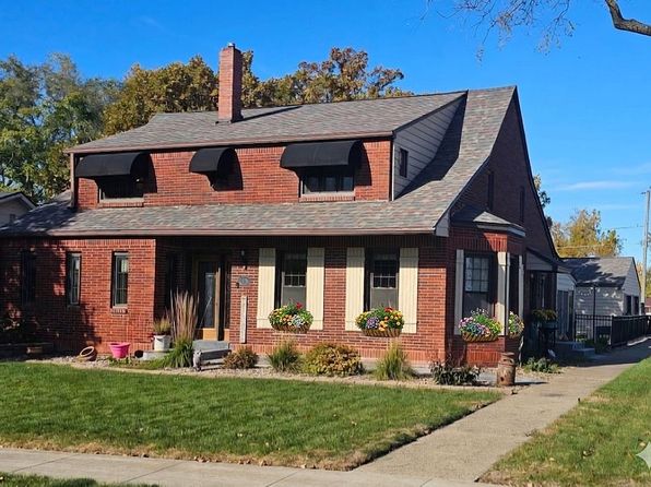 705 Walnut St