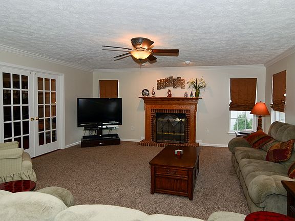 5th image of 610 Water View Dr