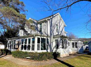 224 N Wacouta Ave, Prairie Du Chien, WI 53821