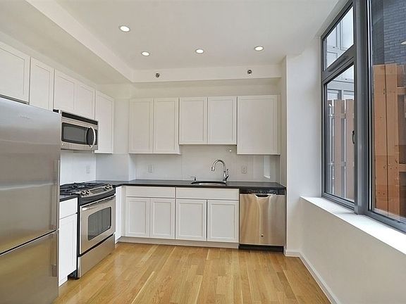 4th image of 82 Irving Pl APT 1A