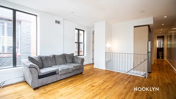 Rented by Nooklyn NYC LLC | media 46