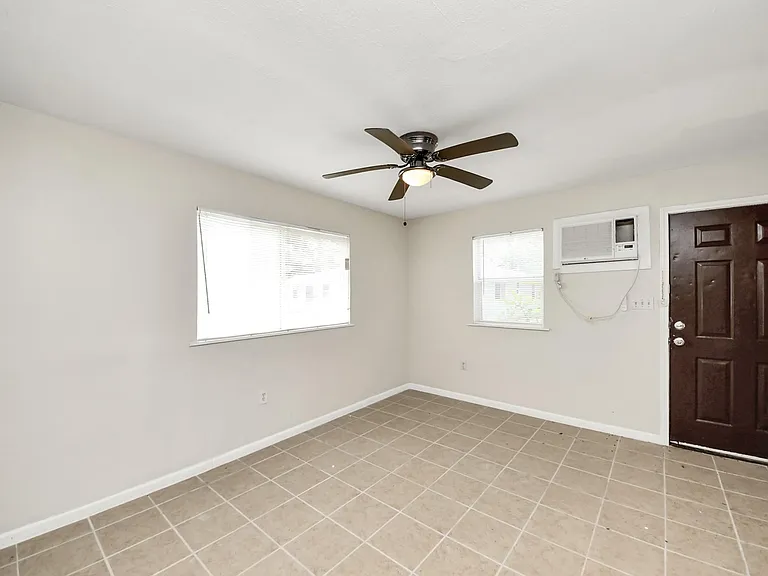 3910 Hoffman St #3 — Photo 11