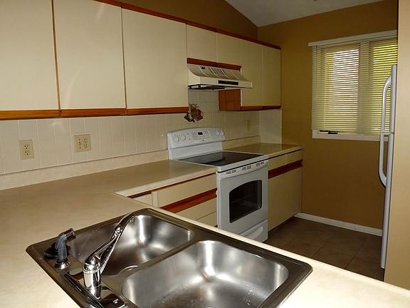 2nd image of 1843 E Waters Edge Dr #95