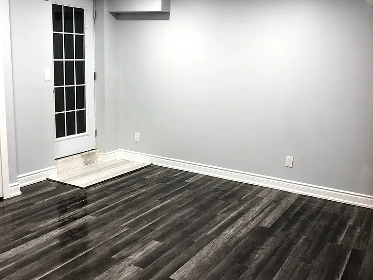 6 Eastway St #BASEMENT — Photo 3