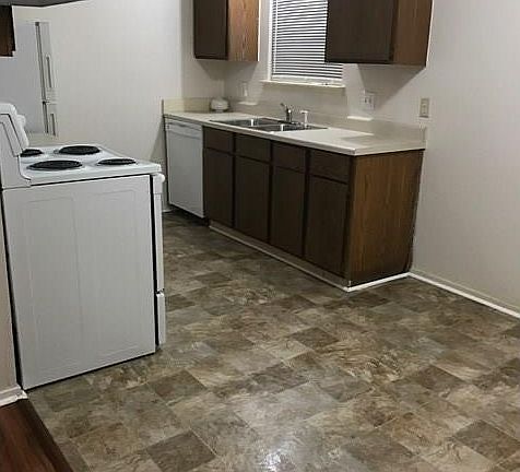 2nd image of 1006 Thannisch Dr APT D