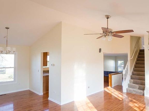 4th image of 1110 N Darlington Cir