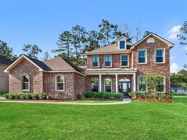 604 Pine Grove Loop — Photo 1