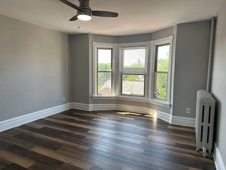 2342 Ellerslie St — Photo 13