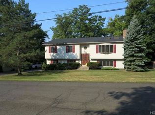 63 Beechwood Dr, Congers, NY 10920